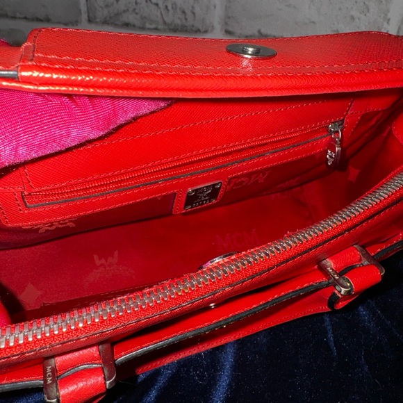MCM Poppy Leather Elda Tote/Crossbody - Picture 16 of 17